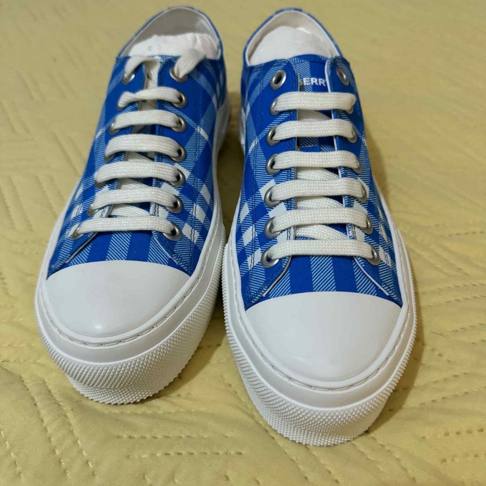 Men’s Burberry sneaker - Picture 3 of 7